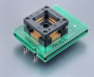 DIL48/QFP100-1.02 ZIF R5F-10 (70-3466). Specialized programming adapter with open ZIF socket.
