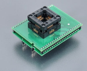DIL48/QFP64-1.02 ZIF ARM-7 (70-3418). Specialized programming adapter with open ZIF socket.