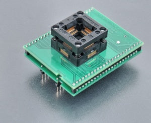 DIL48/QFP64-1.02 ZIF TMS320-4 (70-6492). Specialized programming adapter with open ZIF socket.